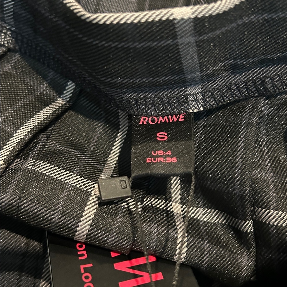 Plaid Black Skirt - Picture 5 of 5